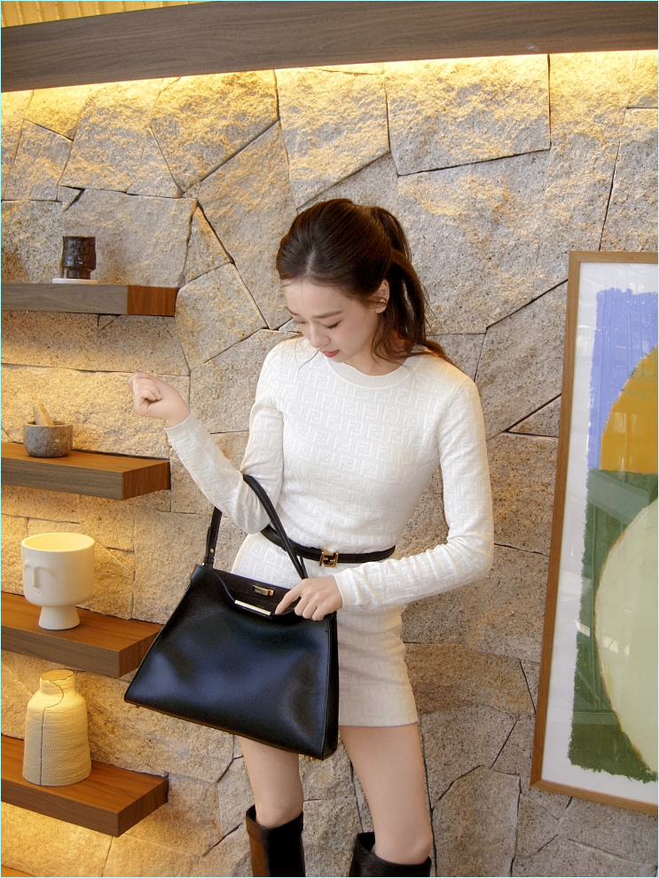  "아기 엄마 맞아?" 72억 집 공개하더니.. 손연재, 600만 원대 펜디백으로 완성한 꾸꾸꾸룩