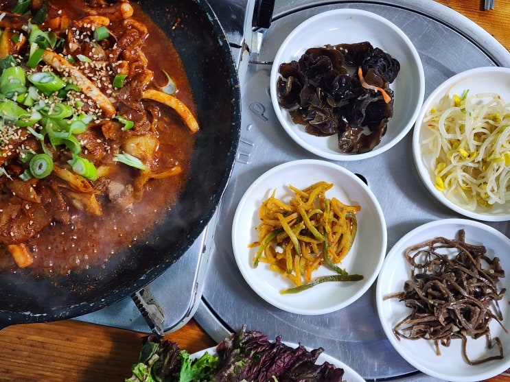 천안 신부동 맛집 이모네식당 | 밥도둑 술도둑 오삼불고기 현지 단골집 이모카세