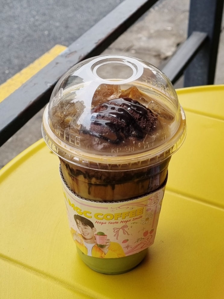  메가커피 메뉴 초코젤라또 말차라떼(카페인 칼로리 당류 가격)