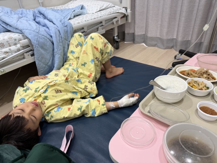  열나고 토하는 어린이 독감 A형 B형 독감 증상 검사 예방접종 차이