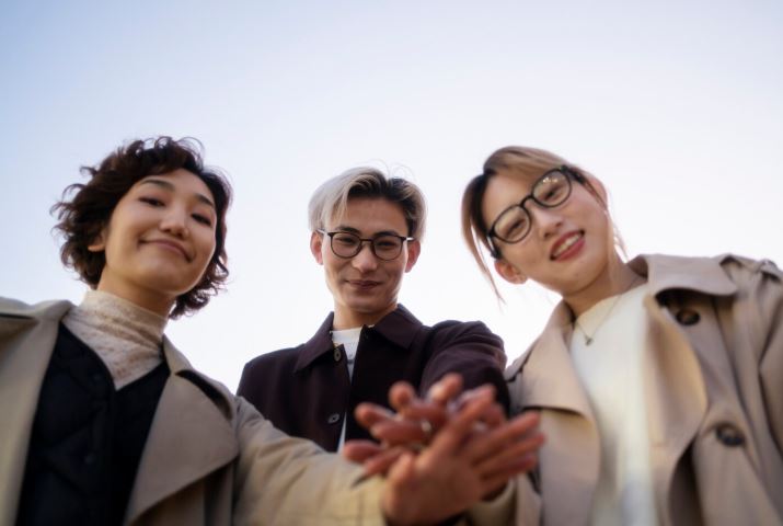  무섭도록 현명하게 살아라 나를 지키기 위해 꼭 새기게 된 인생 태도