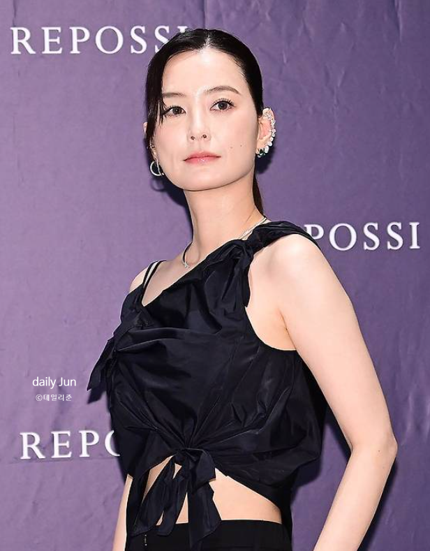  우리가 알던 윰블리 어디 갔지? 정유미 사각턱 부각된 파격 변신