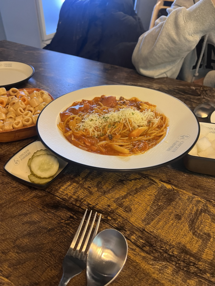  파스타와 치킨을 한번에먹는 치킨파머스 수원태장사거리점