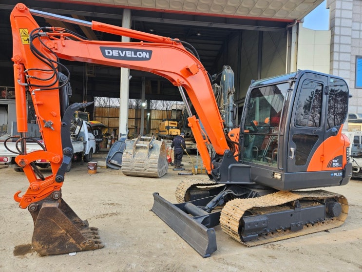  두산 DX55 ACE 2015년식 코끼리집게 가동만천 02 중고굴삭기