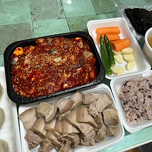 은평구 녹번동 가성비 보쌈 맛집 추천 ‘충무 칼국수’ 응암동 칼국수 녹번역 굴보쌈 낙지보....
