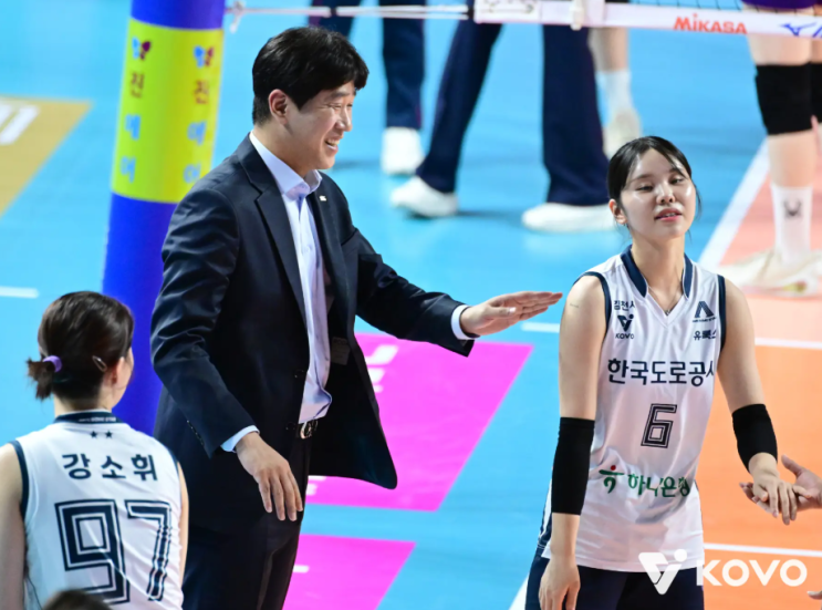  리시브 1위인데 감독은 왜 이윤정만 찾을까... 도로공사 '철옹성' 무너뜨리는 세터 잔혹사