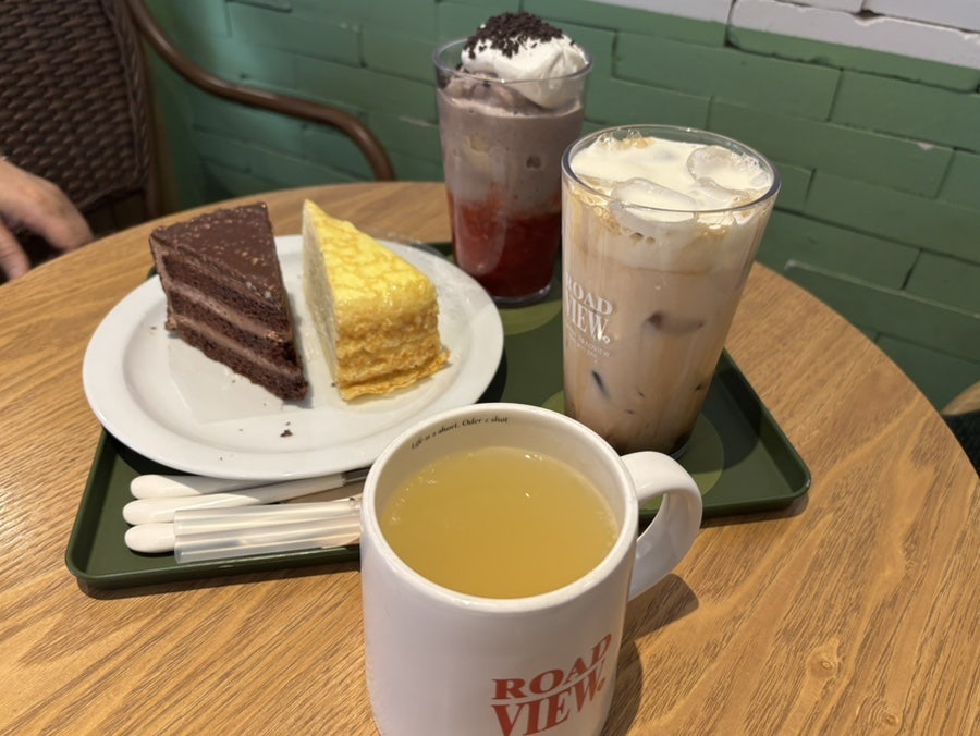 커피로드뷰 김제검산점 사진 1