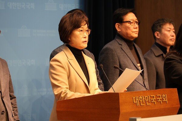  [긴급 진단] 정부, 대형마트 새벽배송 허용 추진… 소상공인 “쿠팡 견제하는 척, 생존위협"