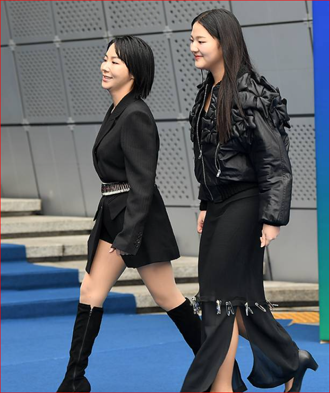 이범수와 이혼 후 발리 호텔리어 이윤진 폭풍 성장한 딸 소을이 (+프로필 나이)