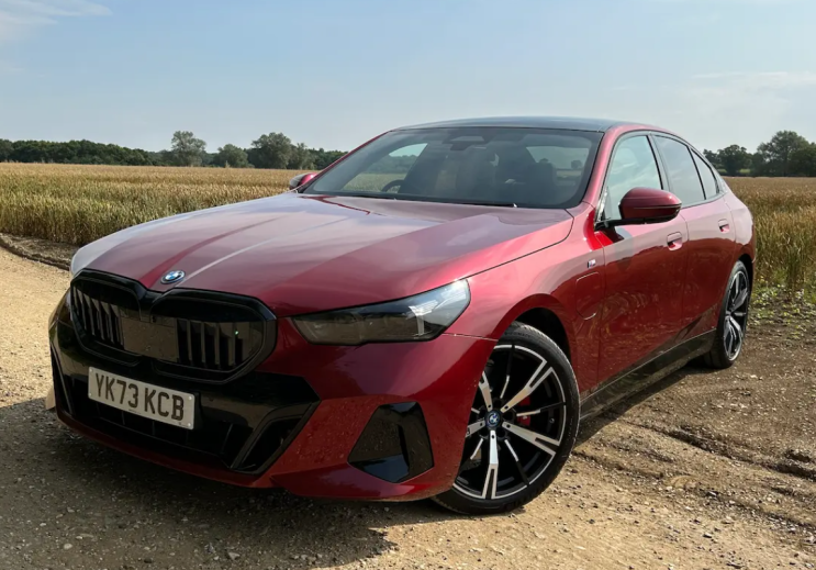  BMW 5시리즈 할인 대란 재고 소진 전 전시장 달려가는 이유