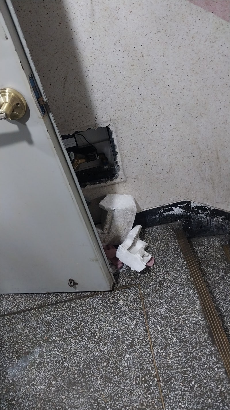 💧 인천 남동구 논현동 필로티 빌라메인관 파열로 곳곳에서 물 분출 → 누수탐지 후 메인관 수리로 긴급 차단