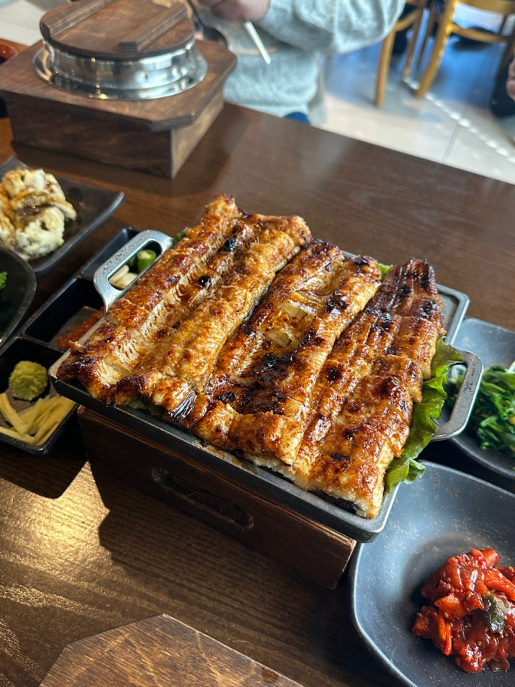  영도 피아크 맛집 칠암만장 점심 후기｜장어 정식·명란버터 솥밥·돌게장까지 만족