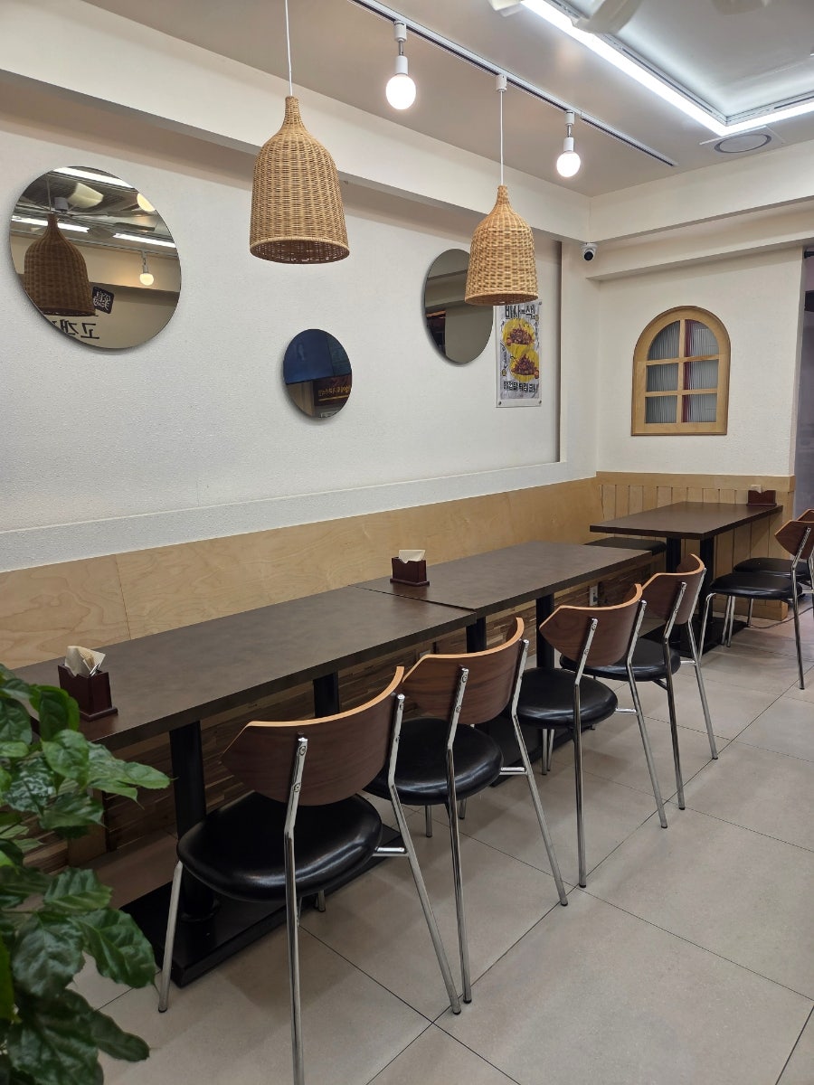 노랑통닭 경주용황점 사진 5