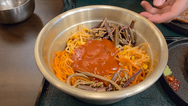  수제 떡갈비와 리필되는 나물로 비빔밥을 먹는 강남역 맛집 자연곳간 방문 후기