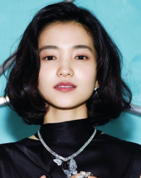 "When Kim Tae-ri Gets a Bob, It Becomes a 'Teaser for a Masterpiece'"... A Hairstyle That Suits Her Beautiful Looks