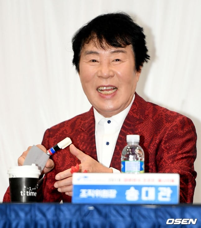 故 송대관 1주기, 태진아가 꺼낸 한마디… ‘금타는 금요일’ 눈물로 멈춘 금요일 밤
