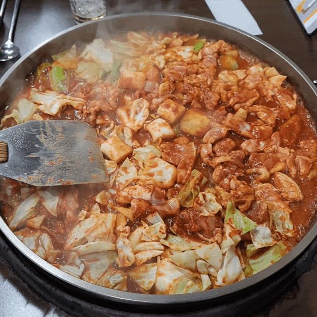  [도봉구/창동역] 153꼬끼오왕닭갈비 - 매콤하고 감칠맛 좋은 철판 닭갈비에 소주 한 잔!
