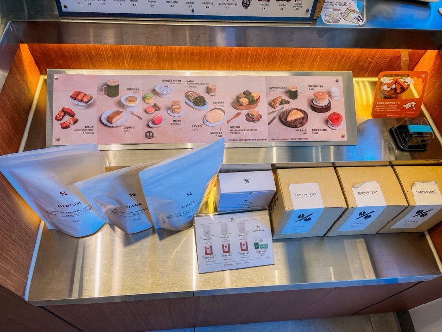텐퍼센트커피 광주화정유탑점 사진 5