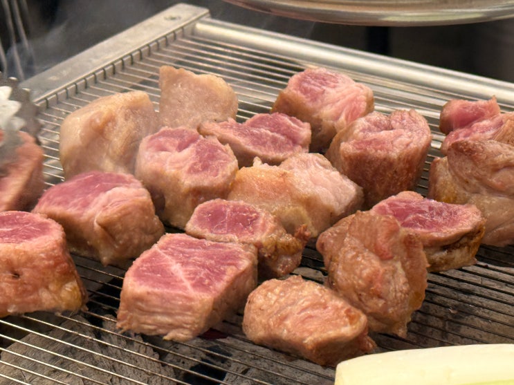  [춘천 근본 맛집] "이제 직접 고기 못 굽겠어요ㅠㅠ" 끝까지 구워주는 육즙 끝판왕 '명랑회관' 