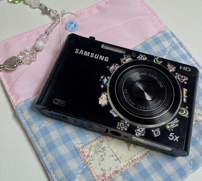 Is Han Hyo-joo's Digital Camera DV300F Still Usable? An Honest Review After 9 Years