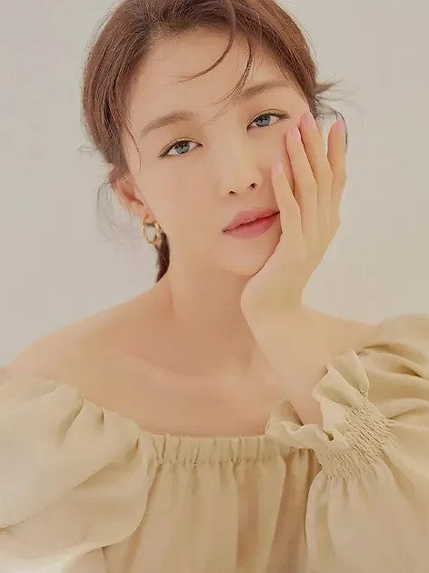 "발연기라 걷는 신 50번 찍었다.." '제2의 전지현'으로 불렸지만 포기할까 고민했던 42세 여배....
