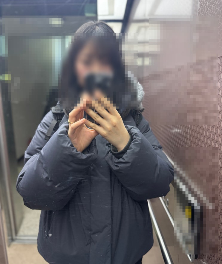  미니멀 후디드 다운 숏 패딩 재킷 다크 그레이ㅣMMCDJBZ02-DGㅣ무신사스탠다드ㅣ무탠다드 패딩ㅣ커플패딩 추천ㅣAI 글 아님