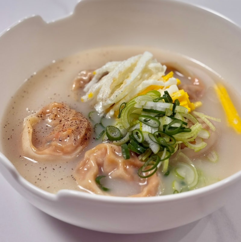 김치만둣국 만들기 사골 김치 만두국 레시피 맛있는 만둣국 만드는 법 냉동 김치만두 요리 ....