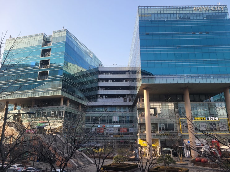 판교 사무실 임대,싼 곳이 아니라 '가성비'로 우림W시티가 언급되는 이유