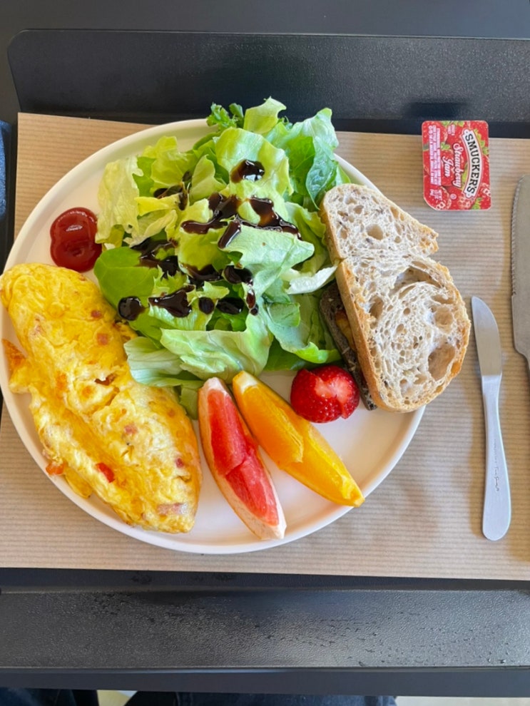  군산 브런치카페 쿠보 CUBO 개정 신상카페 카푸치노 브런치세트 오믈렛 풍경 좋은 군산핫플