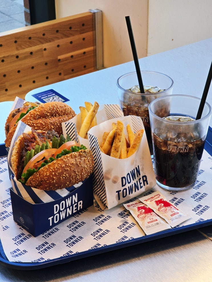 대구 수성구 맛집 수제버거 다운타우너 대구빌리브헤리티지