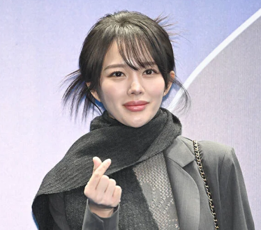 "성형설 돌 만하네"… 정지소, 볼살 싹 사라지고 '뼈만 남은' 얼굴