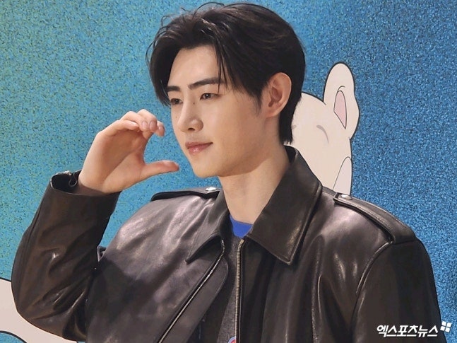 ENHYPEN's Sunghoon, Moved by Cha Jun-hwan's Olympics... Witnessing Cha Jun-hwan's Milan Olympic Performance Live, He 'Choked Up'