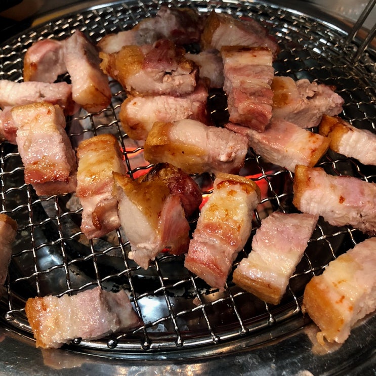  송도 삼겹살 맛집 엄차고 껍데기 김치칼국수 별미
