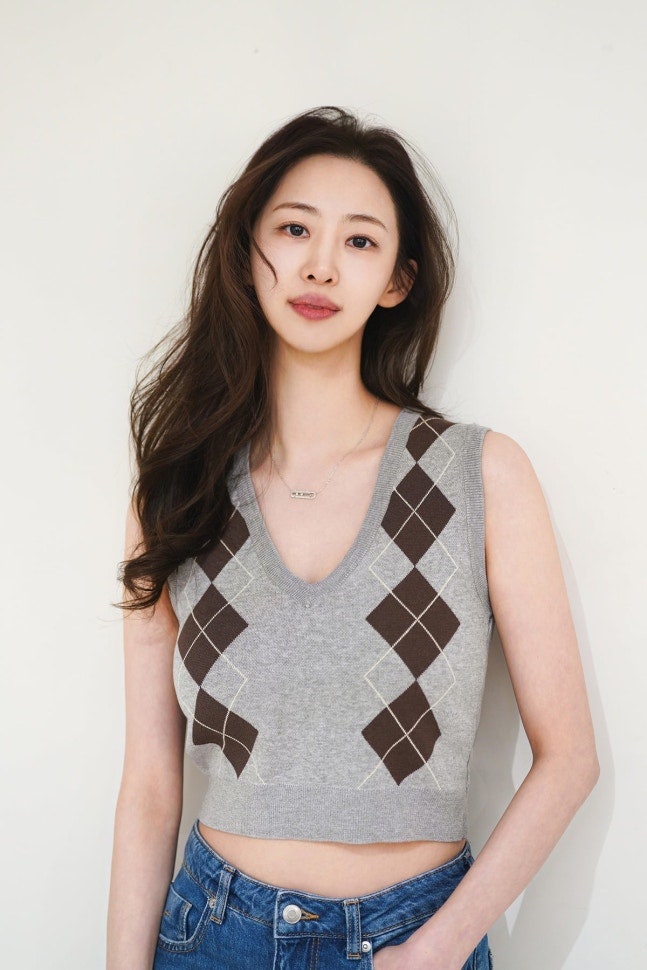 김다솜 배우 선언 제대로 했다… 아이돌 꼬리표 지우고 ‘하이앤드’로 팬덤 판 다시 짠 이....