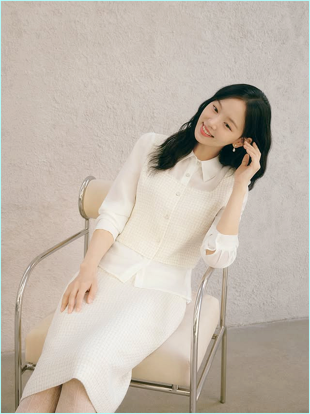  "봄이 사람으로 태어나면?" 강한나, 26SS 화보서 보여준 인간 튤립 비주얼