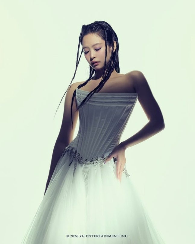 BLACKPINK、3年5ヶ月ぶり完全体カムバックで破格のドレス公開…長い沈黙の果てに訪れた見慣れない温度
