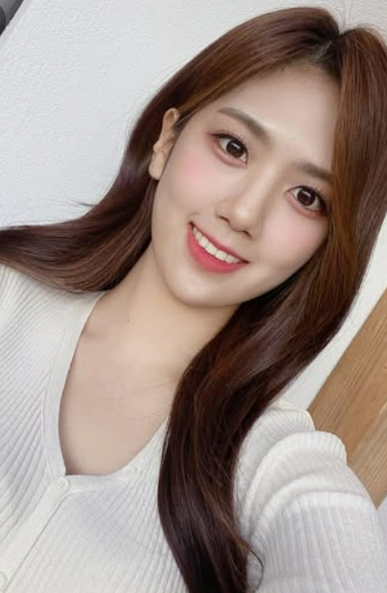 "5년의 시간, 후회는 없다" MBC 금채림 기상캐스터 전격 퇴사... 꽃다발 속 마지막 미모 [연예인....