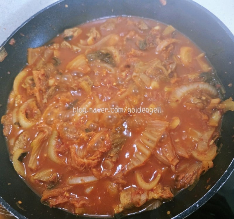 [김치찌개 레시피] 돼지고기 김치찌개 비비고 사골국물 레시피