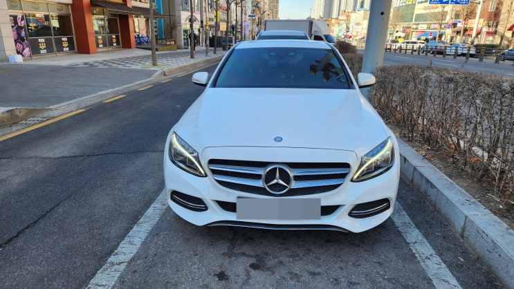  인천 송림동 벤츠 w205 블랙박스 고장으로 아이나비zx3000 교체 작업