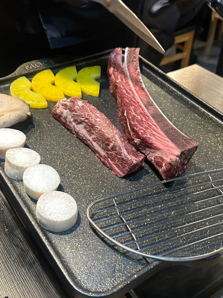  잘 구운 우대갈비 한 점, 동탄 개나리공원 맛집 동타안 동탄본점