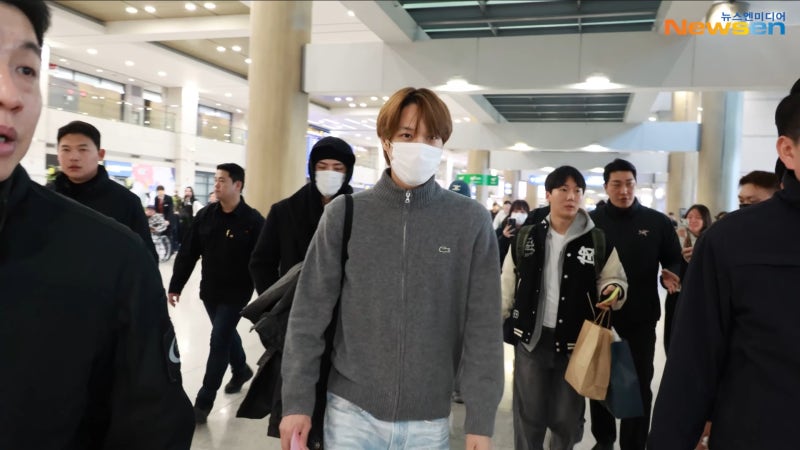 라코스테 / 엑소 카이 공항패션 알아보기 / 남자 집업 가디건 브랜드 추천 / 풀집업 가디건