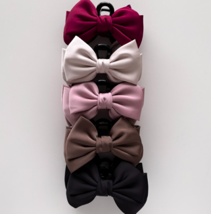 여성스러움을 더해줄 데일리 악세사리 쇼핑몰 !