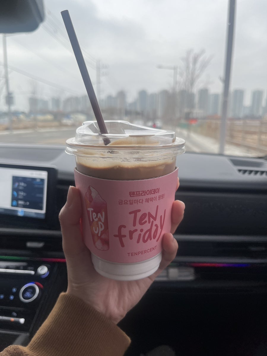 텐퍼센트커피 전주호성미래점 사진 5