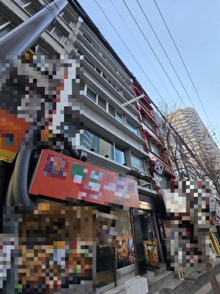  서울시 용산구 동자동(후암로) 구옥건물 2층  환기배관 신설 설비 및 잡다한 설비 작업 입니다.