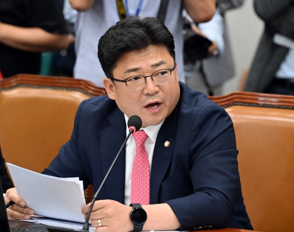 강명구 의원, 이재명 <b>대통령</b> 5대 재판 속개 촉구 릴레이 <b>기자회견</b>