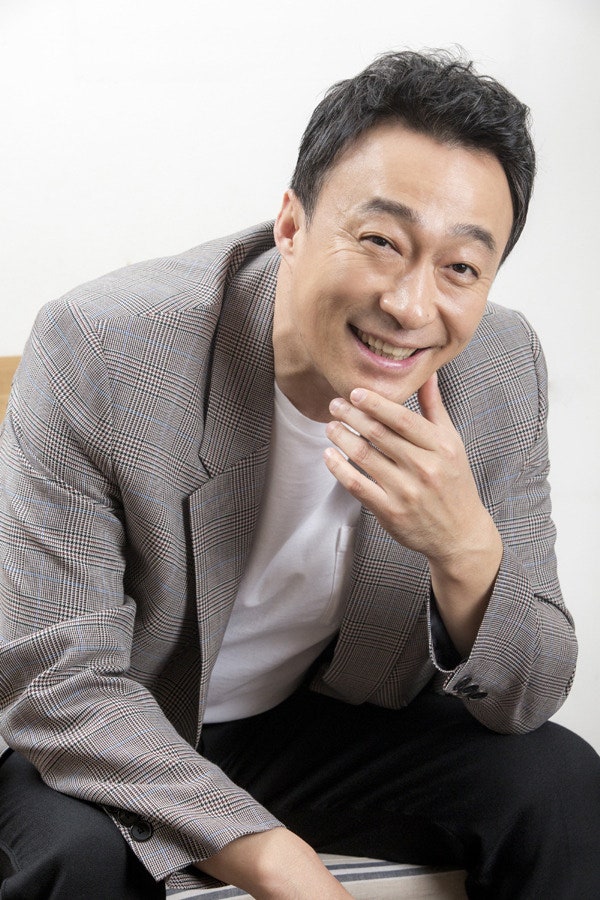 배우 이성민 프로필 나이 딸 아내 소속사 데뷔 영화 드라마 출연작 와이프 부인 가족 고향 학....