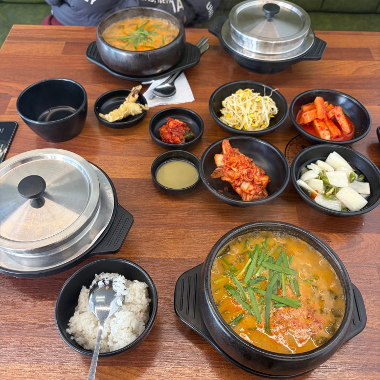  하남 스타필드 근처 맛집 / 솥밥과 가마솥에 끓인 추어탕 으로 몸보신 하기 딱 좋은 곳 [ 송담추어탕 하남검단산점 ]