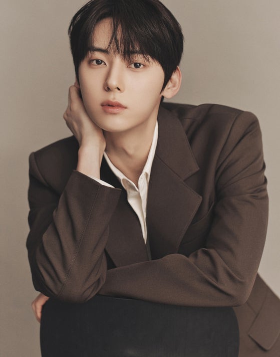 황민현, 진심을 담은 신곡 ‘Truth’ 발표…팬미팅·비저너리 수상까지 ‘완성형 올라운더’ ....