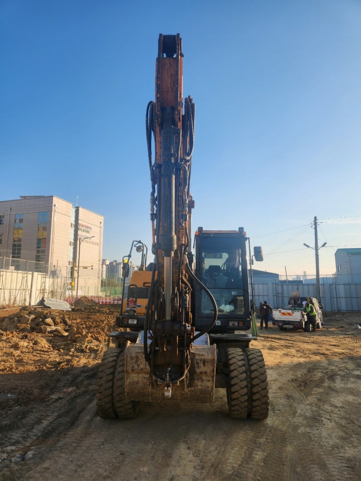  현대 HW145 2019년식 8400만원 판매합니다.
