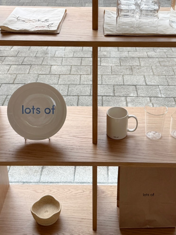  약수역 카페 추천 : 사진 잘 나오는 카페 라츠오브 cafe lots of